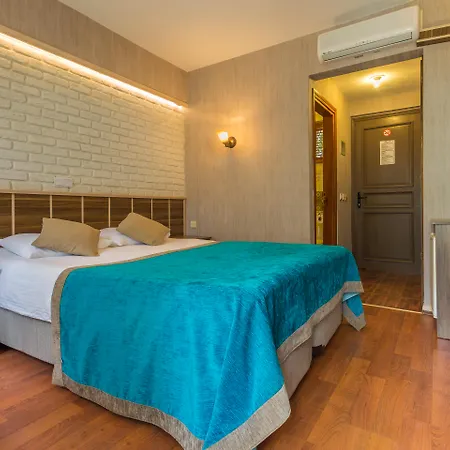 מלון Aquarius 3*